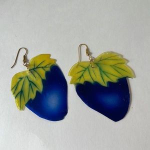 Dead stock capiz shell berry earrings.
